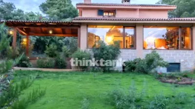 Chalet on Avenida del Ferrocarril photo 9