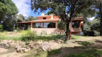 Chalet on Avenida del Ferrocarril photo 2