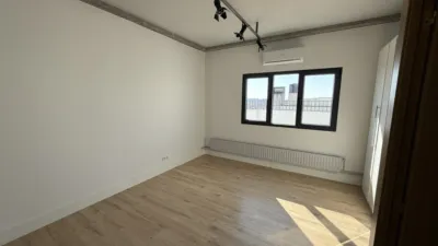 Penthouse on Calle de Miguel Yuste photo 20