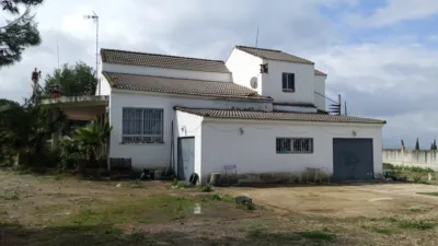 Chalet on Calle A photo 3