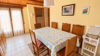 Apartment in Manlleu photo 2