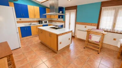 Apartment in Manlleu photo 5