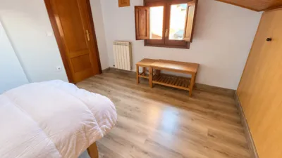 Apartment in Manlleu photo 11