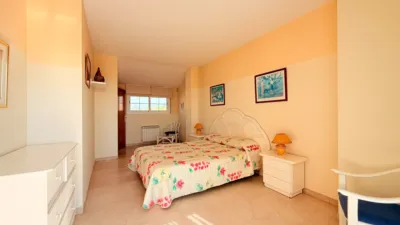 Semi-detached house on Carrer de Joaquim Mir photo 38