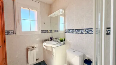 Semi-detached house on Carrer de Joaquim Mir photo 45