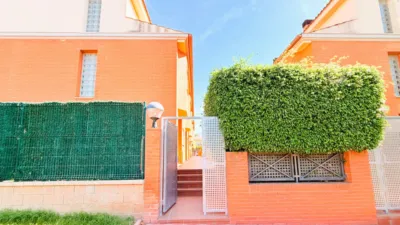Semi-detached house on Carrer de Joaquim Mir photo 56