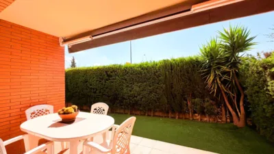 Semi-detached house on Carrer de Joaquim Mir photo 15
