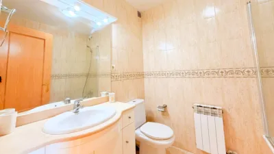 Semi-detached house on Carrer de Joaquim Mir photo 25
