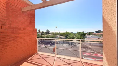 Semi-detached house on Carrer de Joaquim Mir photo 49
