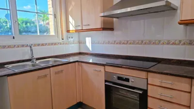 Semi-detached house on Carrer de Joaquim Mir photo 5