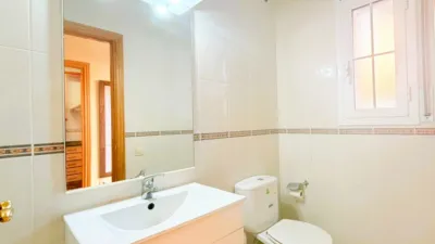 Semi-detached house on Carrer de Joaquim Mir photo 10