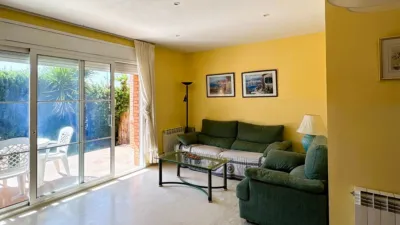 Semi-detached house on Carrer de Joaquim Mir photo 13