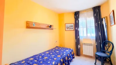 Semi-detached house on Carrer de Joaquim Mir photo 22