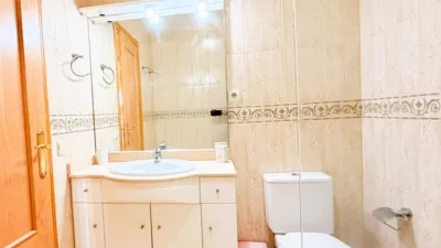 Semi-detached house on Carrer de Joaquim Mir photo 24