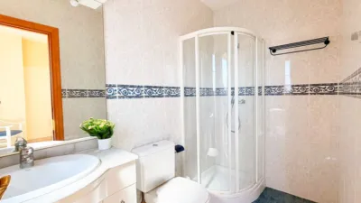 Semi-detached house on Carrer de Joaquim Mir photo 39