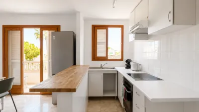 Apartment at Avinguda Romani, 1 photo 2