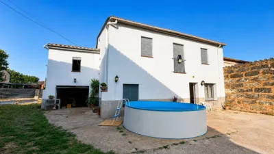 Detached chalet on Carrer de Pau Casals photo 2