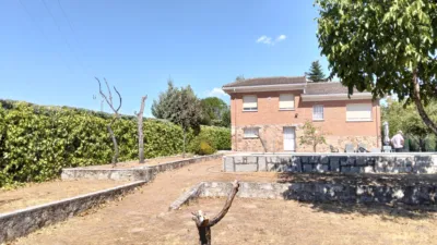 House for sale on Calle de la Morcuera photo 2
