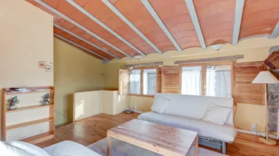 Rustic house on Carrer del Mig, 1 photo 3
