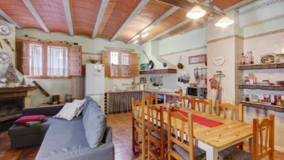 Rustic house on Carrer del Mig, 1 photo 9