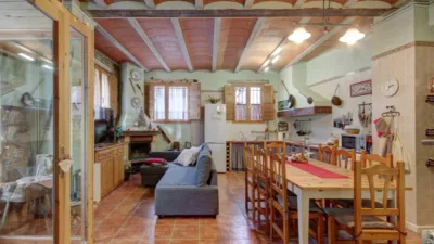 Rustic house on Carrer del Mig, 1 photo 8