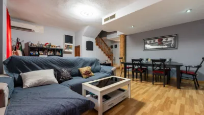 Casa pareada en venta en Calle de la Carabela La Pinta - Más