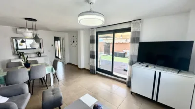 Apartment on Calle 25 D´Abril photo 8