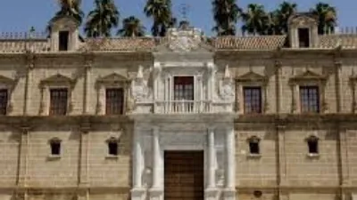 Apartment on Doctores González Meneses Street photo 9