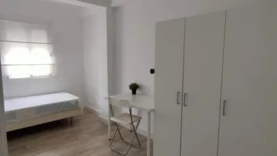 Apartment on Doctores González Meneses Street photo 3