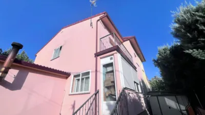 Semi-detached house on Calle de Carmen Antuñano photo 10