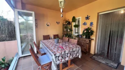 Semi-detached house on Calle de Carmen Antuñano photo 3