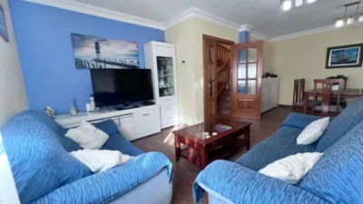 Semi-detached house on Calle de Carmen Antuñano photo 49