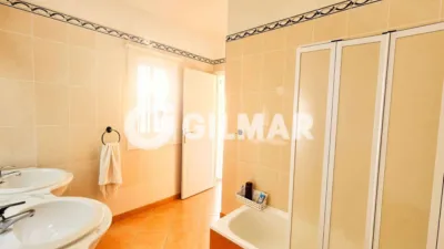 Semi-detached chalet on Calle Andorra photo 13