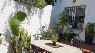 Semi-detached house on Manantial Street photo 23