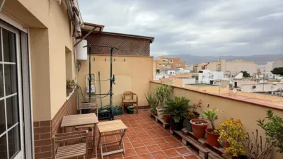 Attic flat on Calle de Murillo photo 22