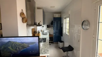 Attic flat on Calle de Murillo photo 15
