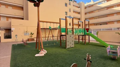 Top-floor apartment on Calle Antonio Pintor photo 45
