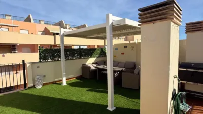 Top-floor apartment on Calle Antonio Pintor photo 7