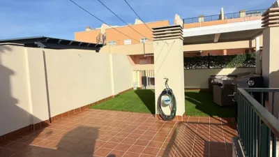 Top-floor apartment on Calle Antonio Pintor photo 6