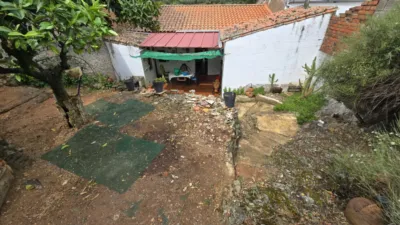Casa en venta en Calle Virgen, 67, cerca de Camino del Pantano, Aliseda de 59.900 €