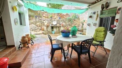 Casa en venta en Calle Virgen, 67, cerca de Camino del Pantano, Aliseda de 59.900 €