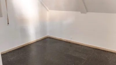 Piso en alquiler en Calle Cristóbal Sánchez Fuentes, Los Remedios (Distrito Los Remedios. Sevilla Capital) de 1.315 €<span>/mes</span>