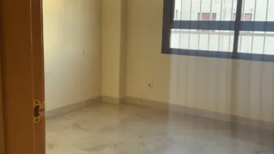 Piso en alquiler en Calle de Fuenteovejuna, La Florida-Huerta del Pilar (Distrito Nervión. Sevilla Capital) de 1.500 €<span>/mes</span>