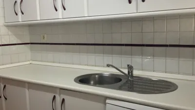 Piso en alquiler en Calle de Fuenteovejuna, La Florida-Huerta del Pilar (Distrito Nervión. Sevilla Capital) de 1.500 €<span>/mes</span>