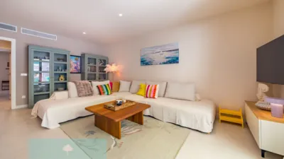 Apartment on Carrer del Pintor Bartomeu Ferràn photo 6