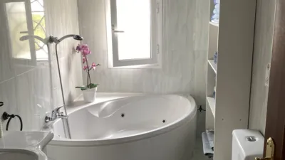 Casa en venta en Avenida Juan Carlos I, 53, Los Cristianos (Arona) de 995.000 €