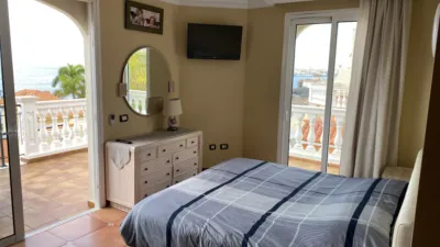 Casa en venta en Avenida Juan Carlos I, 53, Los Cristianos (Arona) de 995.000 €