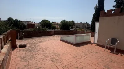 Detached House on Carrer de Castelldefels photo 3