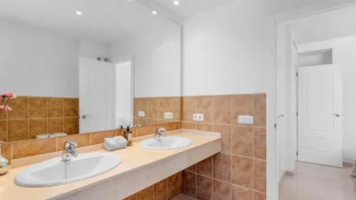 Apartment in Carrer Viena photo 21