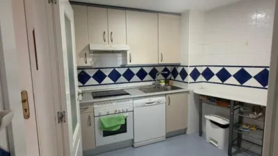 Apartment on President Adolfo Suarez Street photo 12